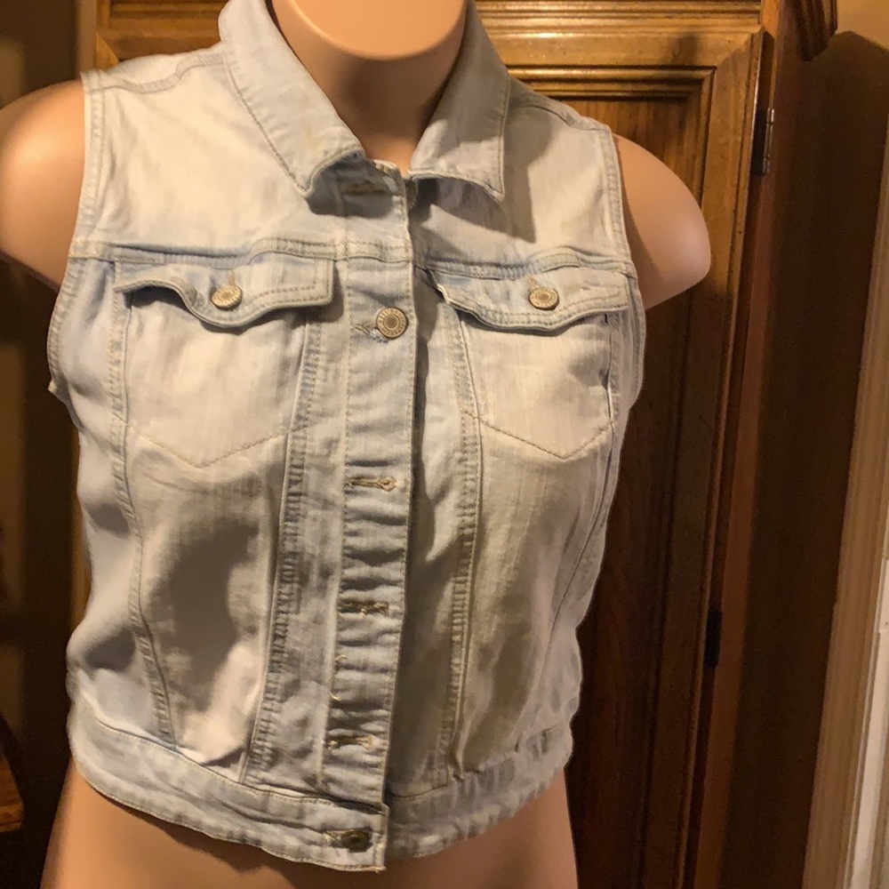 Sleeveless Jean Jacket